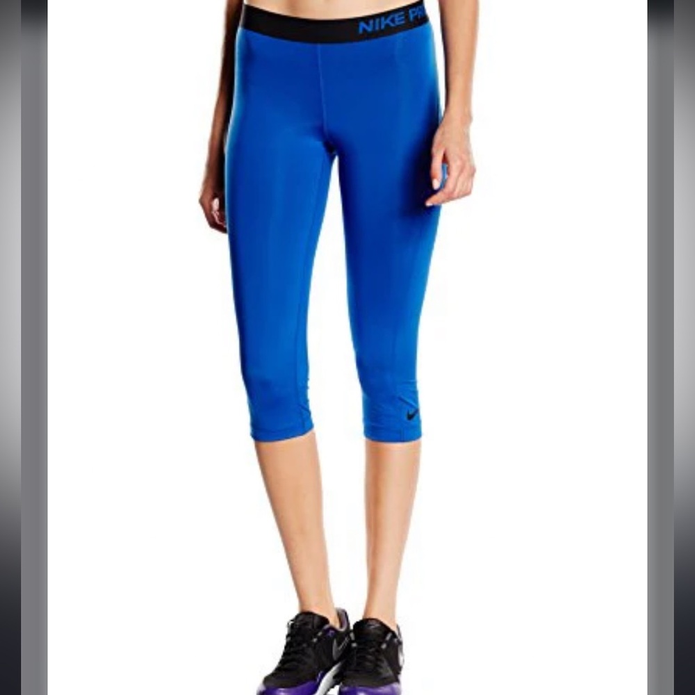 Nike Pro Blue Capris Size Small